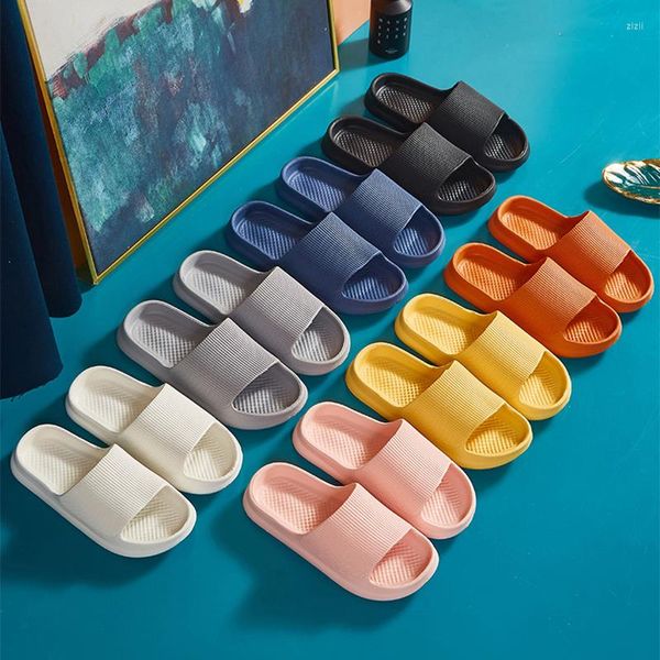 Slippers plataforma grossa banheiro casas feminina moda feminina simples eva de fundo macio de fundo interior sandálias de praia de verão masculinas