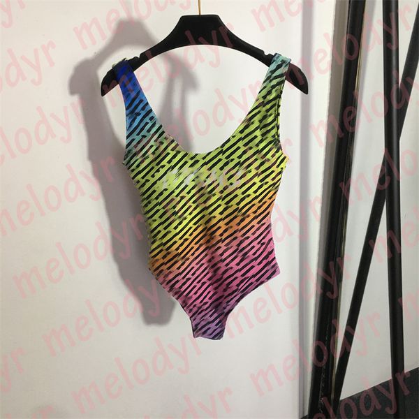 2024 NUOVO Fashion Designer Wholesale Womens Swimwees Sexy Bikini Sui costumi da bagno Stampare da bagno a nuoto da nuoto da bagno da bagno da bagno con abiti da bagno con abbigliamento da spiaggia