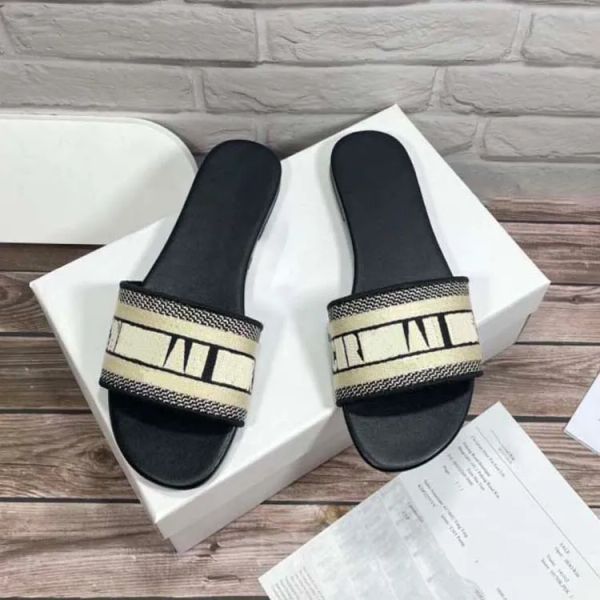 2023 Slide Designer Womens Sandálias Mens Chinelos Flip Flops Luxo Plano Grosso Bordado Impresso 35-42