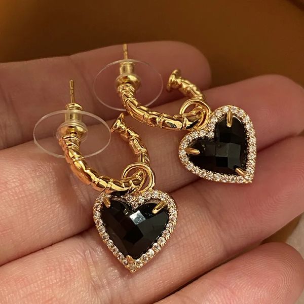 Orecchini a bottone con cuore in cristallo nero con diamanti scintillanti per donne ragazze nuova moda alla moda in designer di lusso semicerchio orecchino a cerchio gioielli in argento sterling regali postali