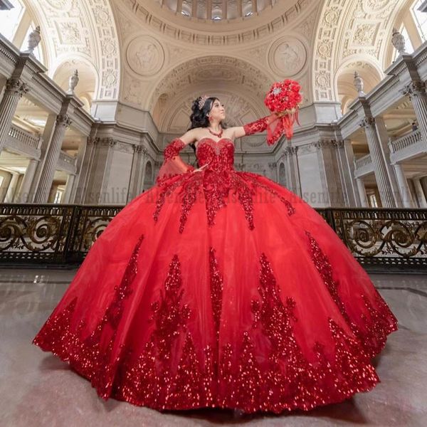 Abiti Quinceanera scintillanti rossi con maniche rimovibili Vestido De 15 Anos Ball Gown Ragazze messicane Sweet 16 Birthday Party Dress