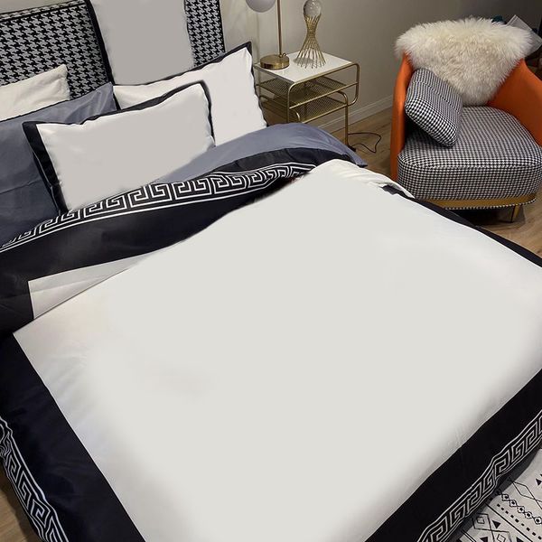 Bedding Define Black Pattern Designer Beddings Fashion Soft Queen Size e lençóis Capa de travesseiro 4pcs / conjunto de luxo Conjunto de moda Western Style JF003 C23