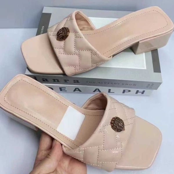 Kurt Geiger Hausschuhe Luxus Damen Blockabsatz Flip Flop Sandalen Designer Hardware Adler Zehenlinie Fersen Schuhe Regenbogenfarben plus Größe Strandrutschen