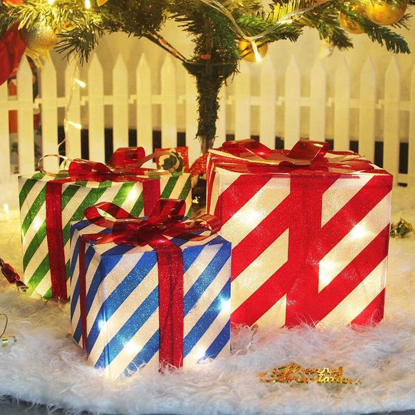 Decorazioni natalizie Northlight Set di 3 scatole regalo illuminate a LED verde oro e rosso innevato Decorazioni natalizie per esterniL231111