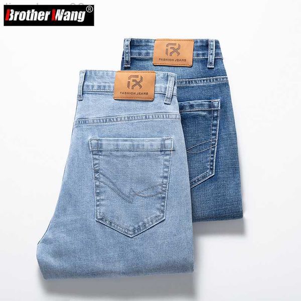 Мужские джинсы 2022 Осень Новые мужчины Retro Blue Обычные джинсы Antiffice Pocket Design Denim растягивайте брюки с прямыми ногами мужской брюки бренда W0413