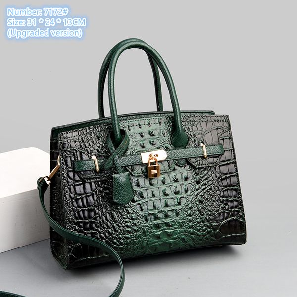 wholesale ladies shoulder bags 8 colors elegant atmosphere thickened embossed leather handbag large crocodile fashion tote bag gold buckle trend handbags 7172#