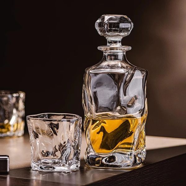 Ferramentas de bar Art Design Twist Whisky Bottle Irregular Wine Decanter Liquor XO Dispenser Household Office Glass Whiskey Divider Gift Box Pack 231113