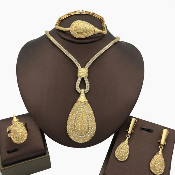 Collana Orecchini Set Gioielli italiani placcati in oro Orecchini con goccioline d'acqua Bracciale Anelli Accessori per feste di nozze