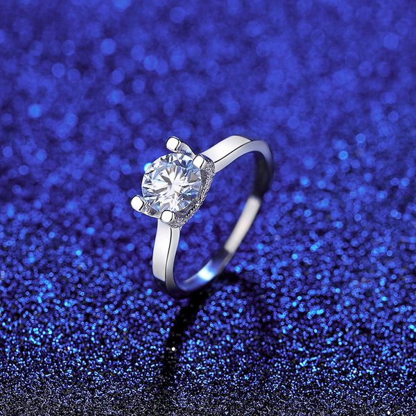 Hochwertiger Moissanit aus S925-Sterlingsilber im europäischen Stil, Hochzeit, Mosan-Diamant, S-Sier, exquisiter, glänzender Zirkon, sexy Damen-Vier-Klauen-Ring, hochwertiger Schmuck