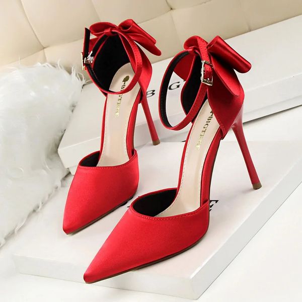 Sapatos de vestido sapatos femininos de luxo sapatos de salto alto 10 cm saltos finos decoração de arco vermelho sexy sapatos únicos sapatos de festa sapatos de casamento sapatos de trabalho 231113
