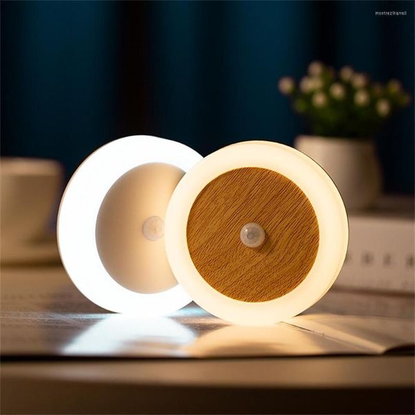 Luci notturne LED rotonde Sensore di movimento Luce armadio Ricarica USB Armadio ON / OFF automatico sotto l'illuminazione della camera da letto della cucina dell'armadio