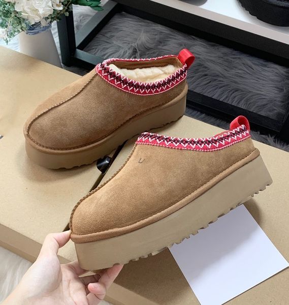 Designer Shoesl Women Women Designer Slipper Winter Sheepskin Wool Botas de neve integradas de solteiro grossa Sapatos planos australianos Casual Mulher do lado de fora dos chinelos Leathe