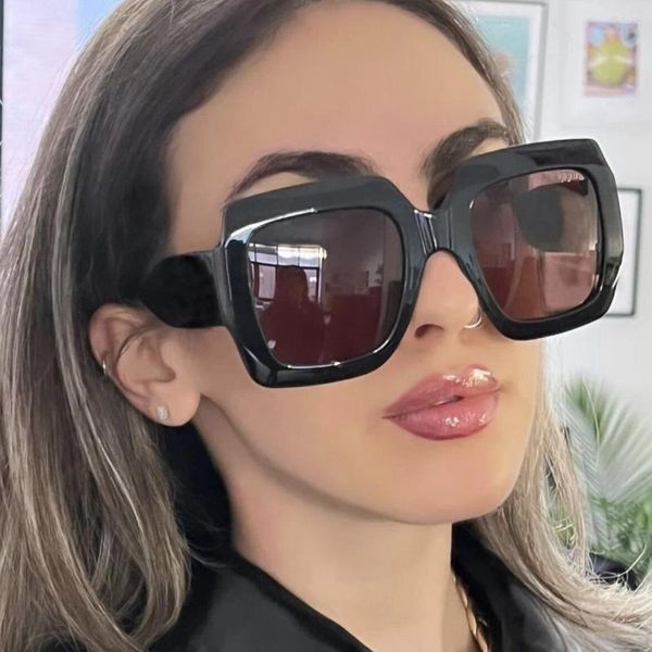 Occhiali da sole retrò oversize quadrati da donna designer di marca Ins moda montatura grande occhiali da sole occhiali da uomo all'aperto Gafas De Sol