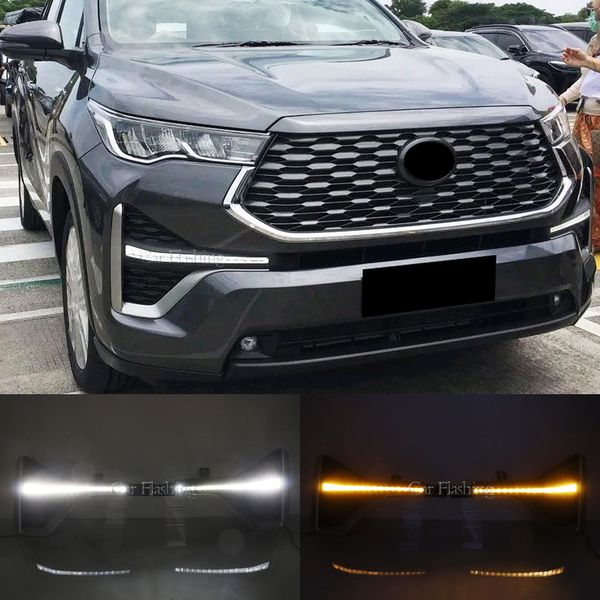 Luci diurne a LED DRL per Toyota Innova 2022 2023 con indicatori di direzione Luce di marcia diurna Coperchio della lampada fendinebbia