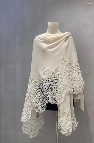 Maglioni da donna Scialle beige in cashmere di alta qualità Moda donna Collo slash Top rosa Elegante maglione di pizzo nero stile Inghilterra