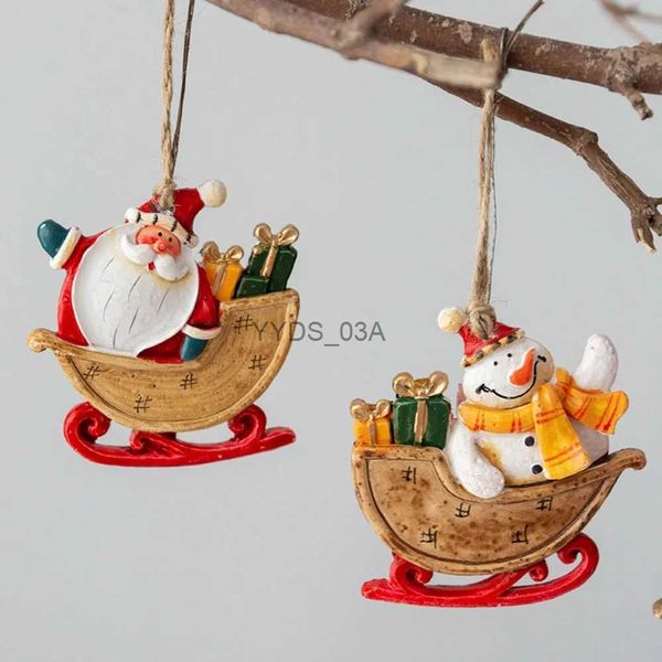 Decorazioni natalizie Figurine retrò di Natale Ornamento Babbo Natale Pupazzo di neve Slitta Albero Decorazione in resina per Giardino fatato Casa delle bambole Decorazioni per la casa YQ231113