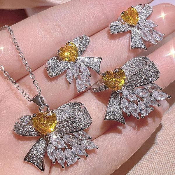Серьги ожерелья устанавливают роскошные женщины ювелирные украшения с тремя частями микро инкрустации желтых сердец цирконов ожерелья бабочки