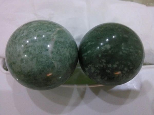 Estatuetas decorativas par de esferas de massagem de pedra de jade verde 5 cm exercício massageador bola de saúde