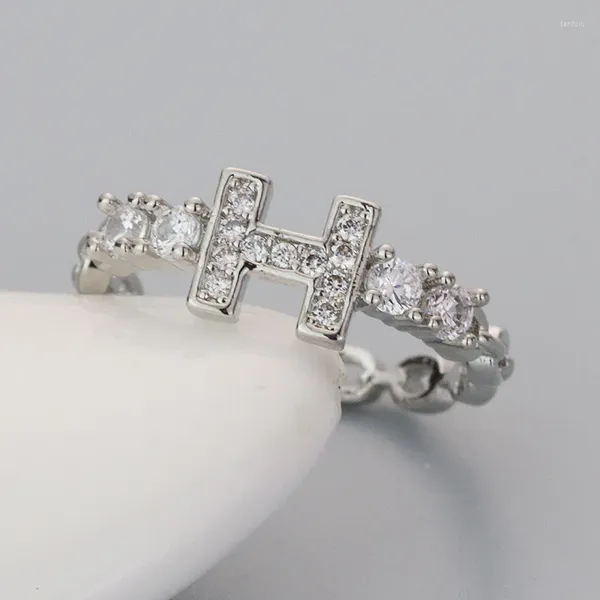 Cluster-Ringe Sterling Silber H-Buchstabe Damen Koreanische Ausgabe Kleiner und luxuriöser modischer Zeigefingerring mit eingefügtem Design Fühlen Sie sich offen