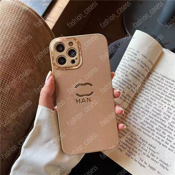 Fashion Letter Handyhüllen für iPhone 15 14 13 12 11 Pro Max 11Pro 12Pro 13pro 13promax 14plus Hülle PU Leder Shell Designer mit Metallrahmen für Kamera Len 5 Farben