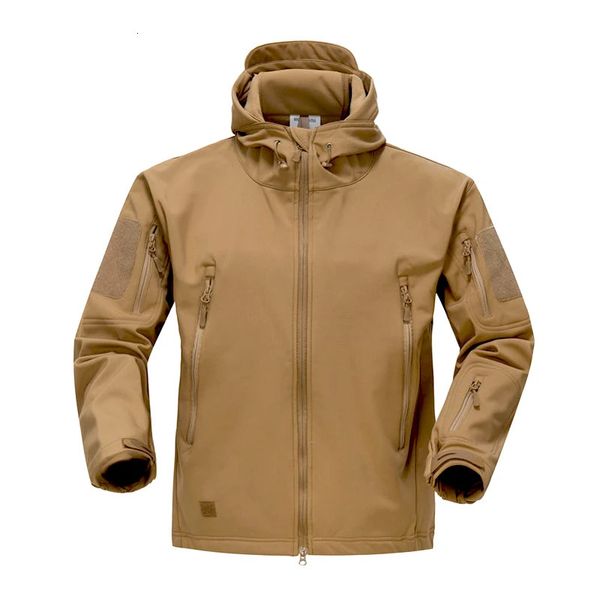 Altri articoli sportivi V40 Impermeabile Soft Shell Caccia tattica Sport Esercito SWAT Addestramento militare Capispalla antivento Cappotto Abbigliamento 231114