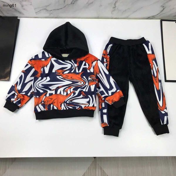 Marka Sonbahar Bebek Trailsuit Dinozor Baskı Toddler Tasarımcı Giysileri Boyutu 90-150 Ekleme Tasarım Çocuk Hoodie ve Pants Nov10