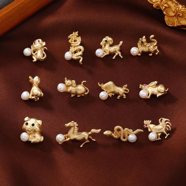Broches bonitos mini fosco cor dourada alfinetes do zodíaco para mulheres homens vintage animal corsage cão dragão porco ovelha emblemas joias