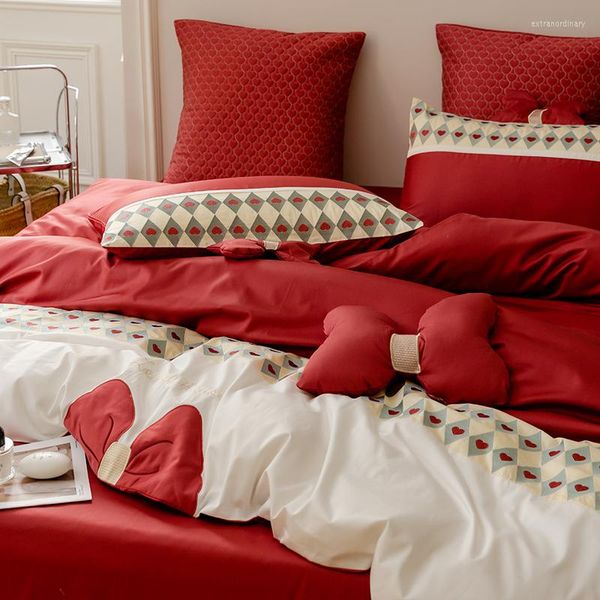 Bettwäsche-Sets im Prinzessin-Stil, vierteiliges Set, leuchtend rotes Bettlaken, High-End-Zimmerbettbezug aus reiner Baumwolle