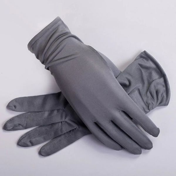 Cinco Dedos Luvas 100 Natural Mulberry Silk Verão Feminino Ultra Fino Respirável Sono Hidratante Protetor Solar AntiUV Driving Mittens M51 231114