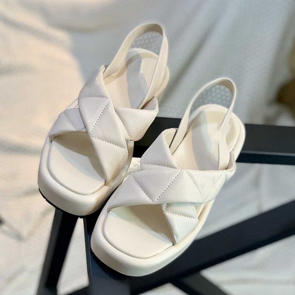 Designer-Sandalen für Damen, Monolith, gepolsterte Nappa-Plattform, Sandale, Knöchelriemen, Dreieck-Logo, dicker Boden, Sommersandalen, Strandschuhe