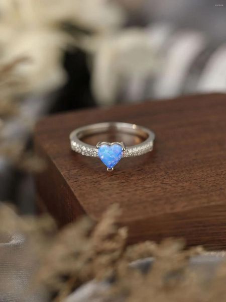 Anelli a grappolo Anello da donna in argento puro 925 intarsiato con opale blu a forma di cuore e zircone adorabile stile dolce per feste in famiglia