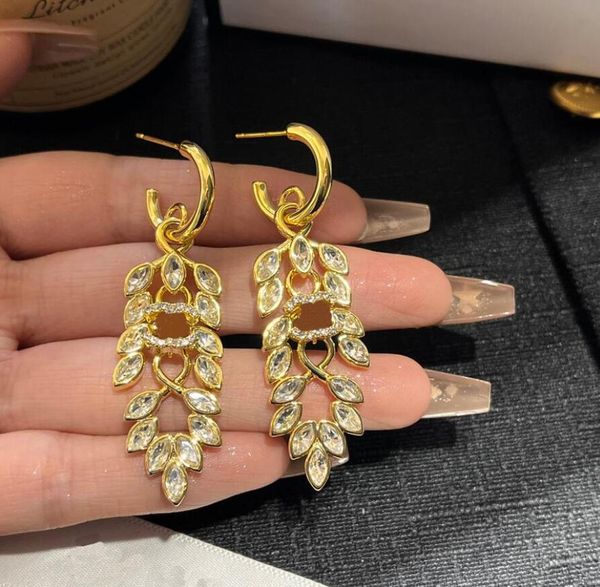 Vintage Tasarımcı 18K Altın Kaplama Küpe Yüksek Marka Çift Mektup Küpe Geometrisi Buğday Kulak Saplama Kristal Rhinestone Düğün Hediyeleri Takı Aksesuarları