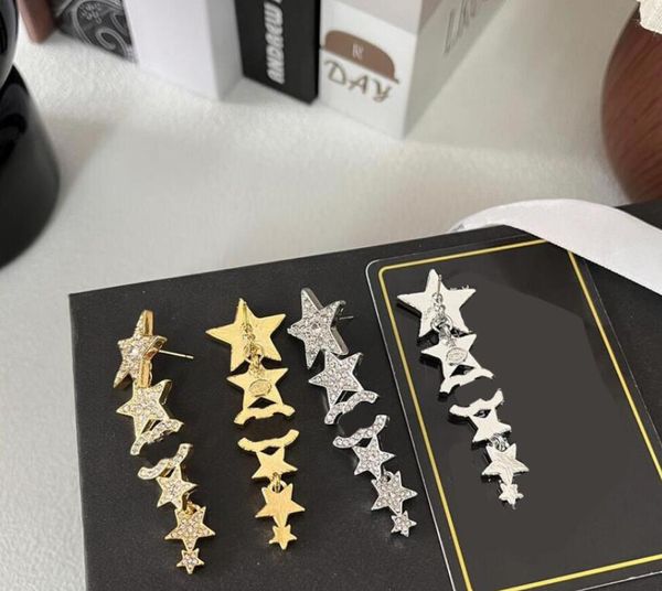 15 Orecchini a bottone alla moda di alta qualità Marchio di design di lusso di alta qualità Doppia lettera Cristallo strass Geometria Orecchino a stella Accessorio per gioielli da sposa placcato in oro 18 carati