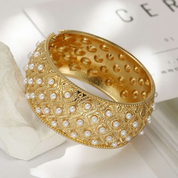 Bracciale in zinco Design Cerchio in lega Personalità femminile esagera stile Perla Ornamento di gioielli di vendita caldo