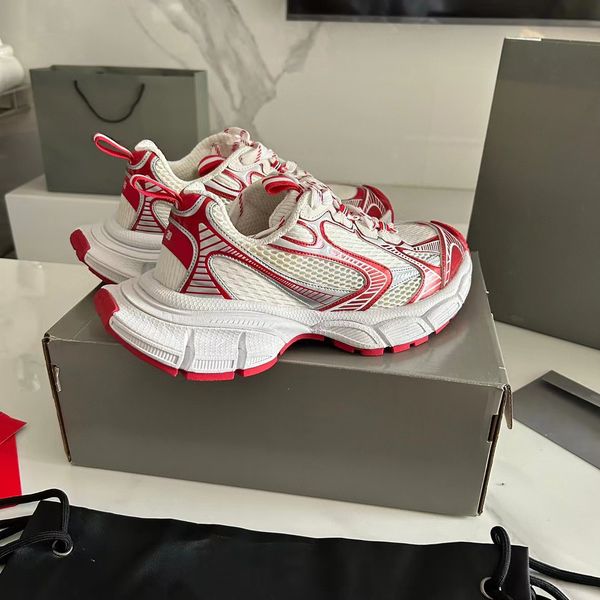 Scarpe da donna da uomo sportive casual di marca di lusso 2024 Pista di moda di Parigi 6XL 3XL Piattaforma per sneaker con lacci in mesh per aumentare la creazione di vecchie scarpe da ginnastica per coppie