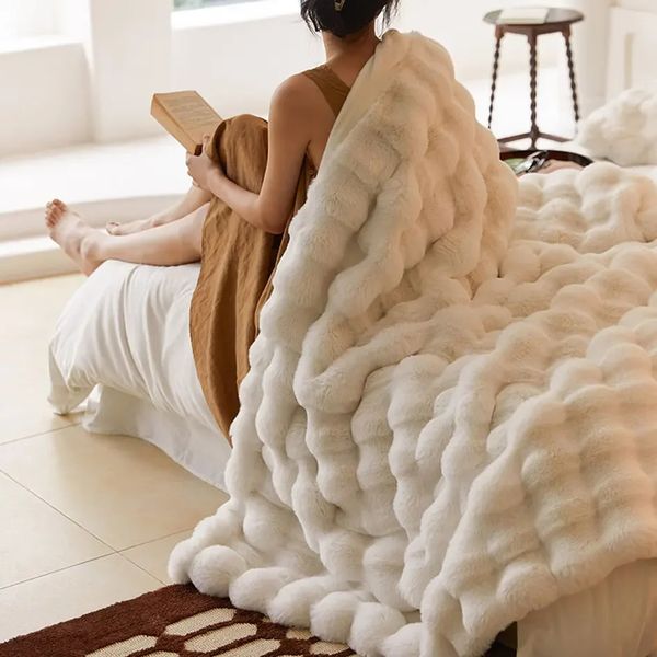 Одеяла Роскошное одеяло из кроличьего меха Toscana с двусторонним толстым пузырчатым флисом — идеально подходит для офисного сна и чехла на диван, плюшевая кровать 231113