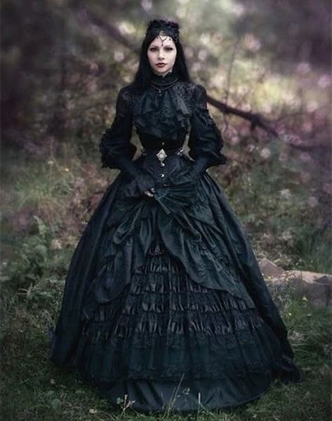 Viktorianisches gotisches schwarzes Hochzeitskleid für die Braut 2023 Stehkragen mit langen Ärmeln Steakpunk Vintage Brautkleider abgestuft bodenlang