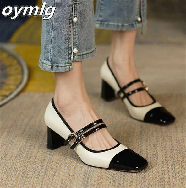 2023 Primavera de primavera Novo Produto Simples Square Head Head Médio Contraste Sapatos Únicos Top Top Mulheres Luz da Moda Gentil Versátil Versátil