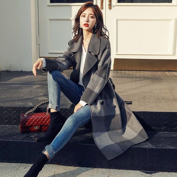 Lã feminina mistura o casaco de lã xadrez e dupla feminina de comprimento médio de 2023 etono e inverno temperamento coreano Slim Fashion