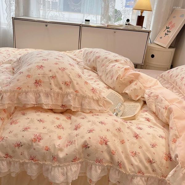 Bedding Sets Girls Women Cotton Cotton Double Rose Floral Duvet Capa de camiseta branca Lace White e Ruffle Requintite Craft Conjunto