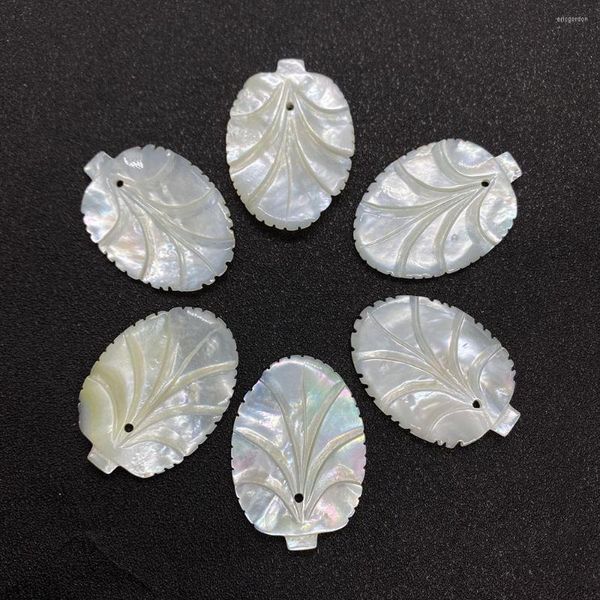 Charms 26x36mm branco natural água do mar pingente charme pérola folha esculpida feita à mão para briários de jóias