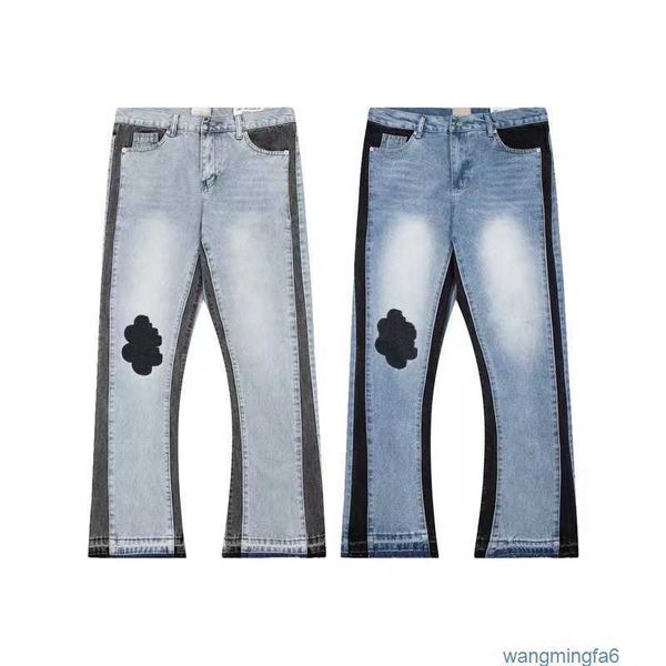 Jeans da uomo alla moda di High Street Designer di moda Pantaloni svasati in denim blu Pantaloni Rivetto per giovani Stampa Patch Jeans bianchi Ricamo Ragazzi Kecks O6pc