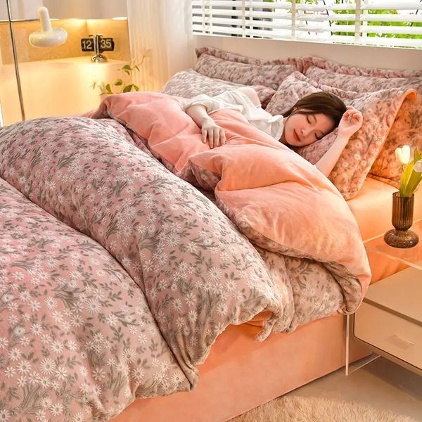 Conjuntos de cama Inverno Espessado Leite Veludo Esculpido Veludo Conjunto de Quatro Peças Dupla Face Flanela Coral Fleece Cama Folha Quilt Cover Three-Piece 231114