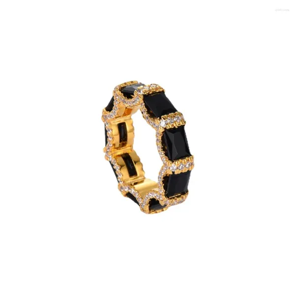 Anelli a grappolo Pietra preziosa vintage nera con zirconi cubici con anello di lusso in ottone placcato 18 carati per uomini e donne