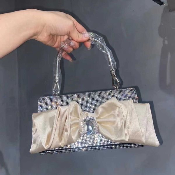 2023 Nuovo fiocco in seta Bella ragazza Borsa con diamanti da donna piena di diamanti Set con borsa da pranzo con diamanti acqua diamante Borsa da festa 231114