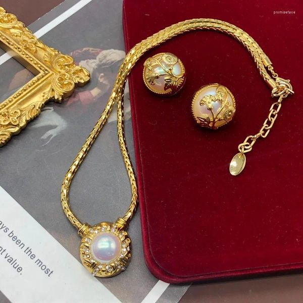 Ohrstecker Kupferkette Licht Luxus Strass Halskette Ohrring Set Geschnitztes Muster Design Earnail Für Frauen