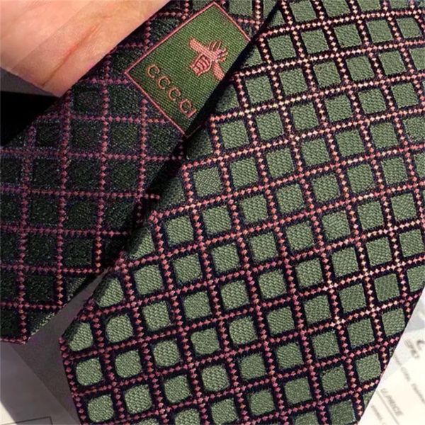 Дизайнерские полосатые вышитые галстуки Армейский зеленый мужской шелковый галстук Деловая повседневная мода Галстуки-бабочки Галстук