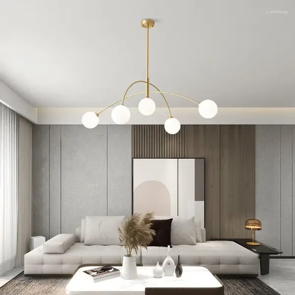 Lampadari Lampadari moderni a LED rotondi Lampadari a sospensione in oro con sfera di vetro per sala da pranzo nordica Illuminazione a sospensione Bianco latte