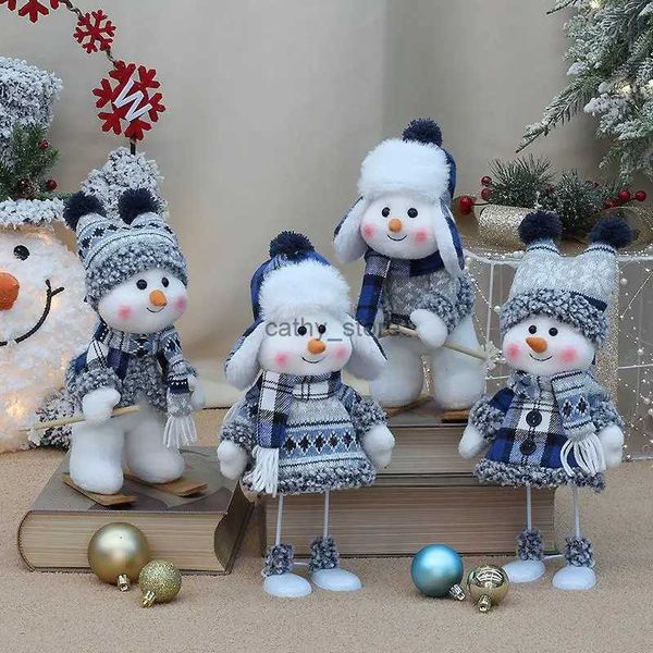 Bambole di peluche giocattolo di Natale bambola di tessuto blu carino sci a dondolo pupazzo di neve decorazioni carine peluche vacanza festa casa regali per amicoL231114