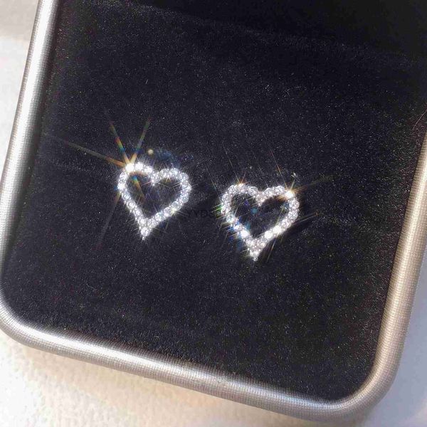 Stud Heart 925 Sterling Gümüş Kulak Saplama Küpe Kadınlar için Düğün Moda Kalbal Kalma Tam Elmas Seyahat Basit Takı Parti Kız Hediyesi YQ231114